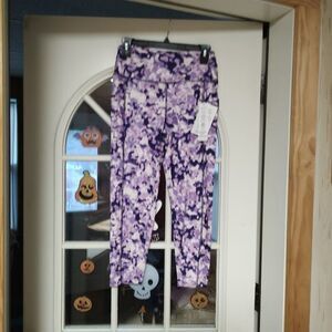 New Starting Point Performance Purple Capri Leggings Women's Small